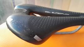 Selle Italia MAX SLR GEL SUPERFLOW nyereg Selle Italia MAX SLR GEL SUPERFLOW Road Bike & Gravel Bike & Triathlon Bike Component, Road Bike Saddles & Seat Posts used For Sale