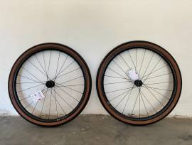DT Swiss Gravel LN + Schwalbe G-One Bite Performance 700c kerékszett DT Swiss Gravel LN és Schwalbe G-One Bite Road Bike & Gravel Bike & Triathlon Bike Component, Road Bike Wheels / Tyres 700c (622) new / not used For Sale