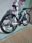 MERIDA REACTO 5000 IV1 GYÖNGYFEHÉR(KÉK-TEAM) (XS) Országúti Shimano 105 Di2 tárcsafék új / garanciával ELADÓ
