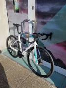 MERIDA REACTO 5000 IV1 GYÖNGYFEHÉR(KÉK-TEAM) (XS) Országúti Shimano 105 Di2 tárcsafék új / garanciával ELADÓ