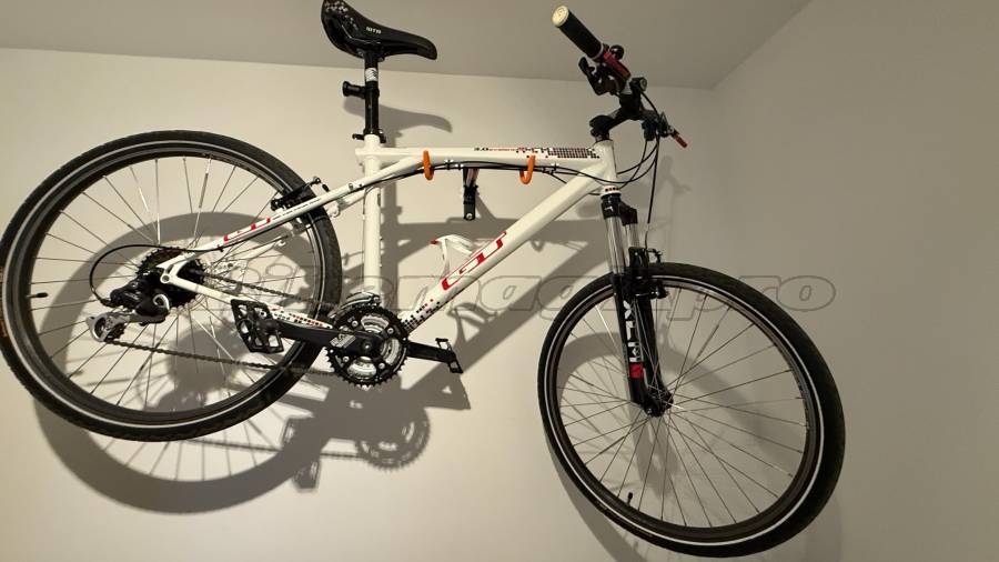 GT Avalanche 3.0 Mountain Bike 26" front suspension Shimano Alivio used For Sale