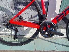 BMC Teammachine SLR THREE 105 DI2 ( 51,54,56,58 Országúti Shimano 105 Di2 tárcsafék új / garanciával ELADÓ