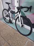 MERIDA SCULTURA 6000 FEHÉR (FEGYVERSZÜRKE)  (XS ) Országúti Shimano 105 Di2 tárcsafék új / garanciával ELADÓ