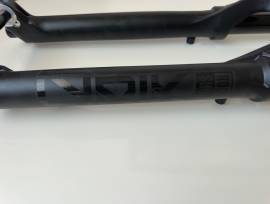 Rock Shox Lyrik ULTIMATE  29 enduro villa ÚJ Féláron Mountain Bike Components, MTB Fork / Shock fork 29" 151-160 mm new / not used For Sale