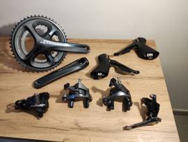 Szép állapotú Ultegra 6800 szett 2×11 Ultegra 6800 Országúti / Gravel / Triatlon Alkatrész, Országúti Fék / Fékváltókar mechanikus használt ELADÓ