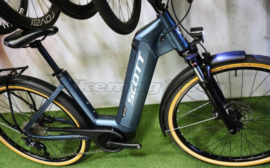 SCOTT ejtett BOSCH SMART 625 Elektromos Trekking/cross más Bosch 601-700 Wh nem használt ELADÓ