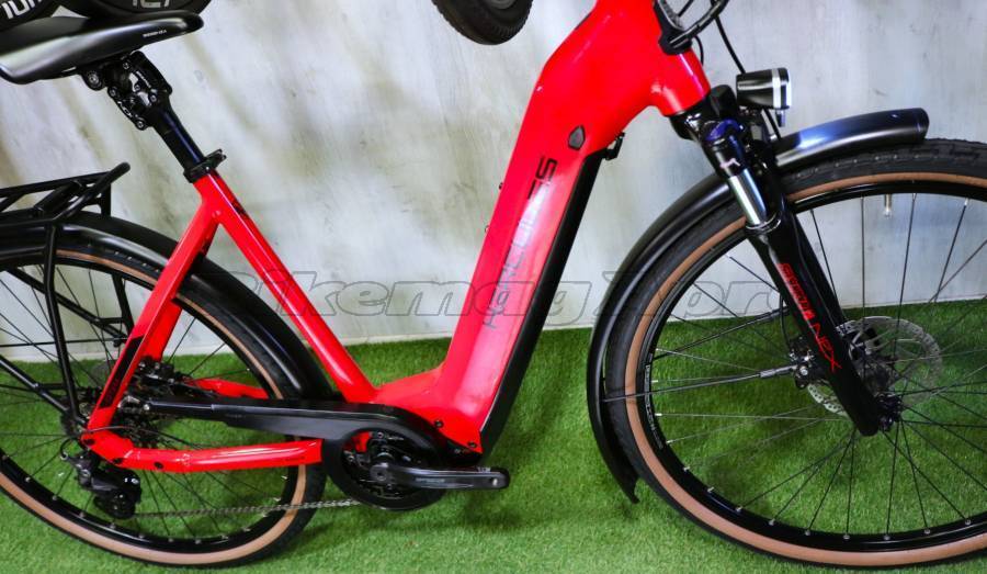 HERCULES ejtett vázas BOSCH CX 85Nm 625 Elektromos Trekking/cross 25 km/h Bosch használt ELADÓ