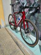 TREK Madone SL 6 Gen 8 105 DI2 Carbon kerékkel.(M/L) Országúti Shimano 105 Di2 tárcsafék nem használt ELADÓ