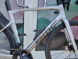 BMC Roadmachine 01 FOUR  ( 54)    Országúti Shimano Ultegra Di2 tárcsafék új / garanciával ELADÓ