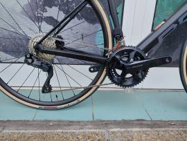 BMC Roadmachine FIVE CARBON 105 Di2 ( 56)   Országúti Shimano 105 Di2 tárcsafék új / garanciával ELADÓ