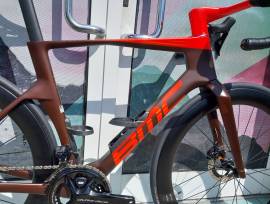 BMC Teammachine R 01 TWO Dura-Ace Di2 ( 54) ( 2 M-Ft e Országúti Shimano Dura Ace Di2 tárcsafék új / garanciával ELADÓ