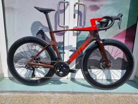 BMC Teammachine R 01 TWO Dura-Ace Di2 ( 54) ( 2 M-Ft e Országúti Shimano Dura Ace Di2 tárcsafék új / garanciával ELADÓ