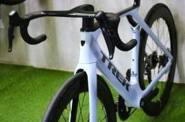 TREK MADONE SL AERO Di2 2x12 RSL Road bike disc brake used For Sale