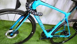 GIANT ADVANCED SL CARBON DISC ULTEGRA Di2 Road bike disc brake used For Sale