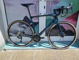 BMC  AKCIÓ-30%%::BMC Roadmachine SEVEN 105 ( 56)  Országúti Shimano 105 tárcsafék új / garanciával ELADÓ