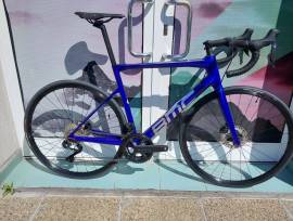BMC Teammachine SLR THREE Carbon Ultegra Di2 ( 56)  Road bike Shimano Ultegra Di2 disc brake new with guarantee For Sale