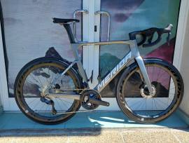 MERIDA REACTO 8000 IV3 FEGYVERSZÜRKE (EZÜST) ( (L) Országúti Shimano Ultegra Di2 tárcsafék új / garanciával ELADÓ