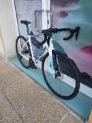 MERIDA SCULTURA 6000 GYÖNGYFEHÉR (TEAM REPLICA)  (M,L) Országúti Shimano 105 Di2 tárcsafék új / garanciával ELADÓ