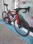 TREK Madone SL 6 Gen 8 105 DI2  ( M/L) Road bike Shimano 105 Di2 disc brake new with guarantee For Sale