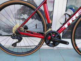 TREK Madone SL 6 Gen 8 105 DI2  ( M/L) Road bike Shimano 105 Di2 disc brake new with guarantee For Sale