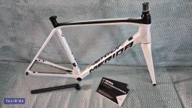 Merida Scultura 5000 Disc M/L vázszet MERIDA Scultura Országúti / Gravel / Triatlon Alkatrész, Országúti / Gravel / Váz /Vázszett / Villa karbon karbon 28" használt ELADÓ