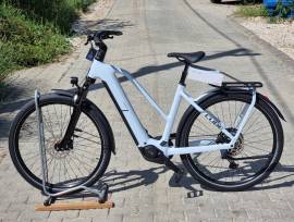 CUBE Új TOP CUBE ebike Bosch CX 5gen 100nm 800Wh LÉGRUG Elektromos Trekking/cross 25 km/h Bosch 700 + Wh nem használt ELADÓ
