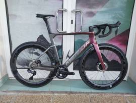 MERIDA REACTO 8000 SZIVÁRVÁNY/FEGYVERSZÜRKE (EZÜST) S,M Országúti Shimano Ultegra Di2 tárcsafék új / garanciával ELADÓ