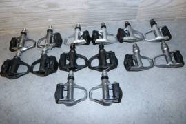 KPK / AKCIÓS OUTI pedálok garmadával! LOOK SHIMANO   OUTI pedálok Országúti / Gravel / Triatlon Alkatrész, Országúti Hajtásrendszer használt ELADÓ