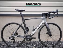 BIANCHI BIANCHI OLTRE XR4 – SRAM RIVAL AXS Road bike SRAM Rival eTap AXS disc brake used For Sale