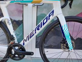 MERIDA  MERIDA REACTO 6000 GYÖNGYFEHÉR((XS,S,L) Road bike Shimano 105 Di2 disc brake new with guarantee For Sale