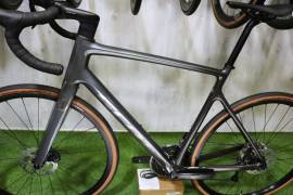 SCOTT ADDICT CARBON DISC Di2 2x12 Komfortos 0km 2024 Országúti tárcsafék nem használt ELADÓ