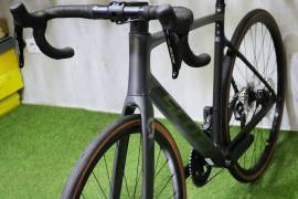 SCOTT ADDICT CARBON DISC Di2 2x12 Komfortos 0km 2024 Országúti tárcsafék nem használt ELADÓ