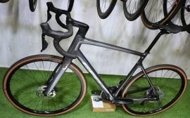 SCOTT ADDICT CARBON DISC Di2 2x12 Komfortos 0km 2024 Országúti tárcsafék nem használt ELADÓ