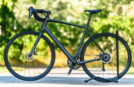 TREK Domane AL2 2024 Országúti Shimano Claris használt ELADÓ