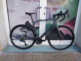 MERIDA SCULTURA ENDURANCE 6000 105 Di2  ( M) Országúti Shimano 105 Di2 tárcsafék új / garanciával ELADÓ