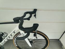 SCOTT Addict rc10 Országúti SRAM Force eTap AXS tárcsafék használt ELADÓ
