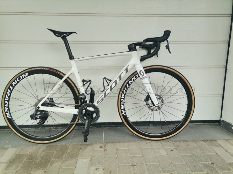 SCOTT Addict rc10 Országúti SRAM Force eTap AXS tárcsafék használt ELADÓ