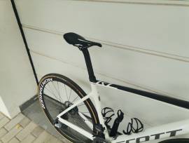 SCOTT Addict rc10 Országúti SRAM Force eTap AXS tárcsafék használt ELADÓ