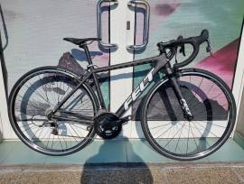 FELT Felt F Series Carbon SRAM RED (44) ( Új) Országúti SRAM Red patkófék új / garanciával ELADÓ