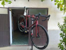 KROSS Vento 5.0 Disc Road bike Shimano 105 disc brake new / not used For Sale