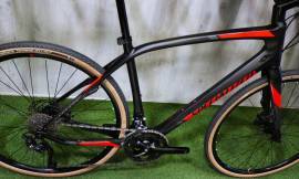 SPECIALIZED SIRRUS CARBON DISC Road bike disc brake new / not used For Sale