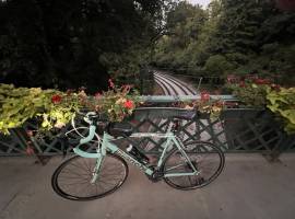 BIANCHI VIA NIRONE 7 CELESTE Road bike Shimano Claris disc brake used For Sale