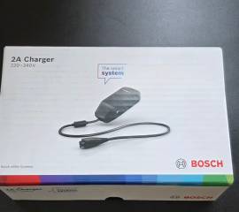 Eladó egy új Bosch BPC3200 Smart akkumulátortöltő 2A-es 220-240V (útitöltő hálózati kábellel együtt) Bosch BPC3200 Bike Lights new / not used For Sale