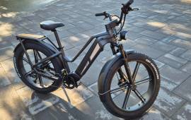 FIIDO Titan 2025, gázkarral és rásegítéssel 45km, 700Wh Electric Fatbike Bafang new / not used For Sale