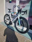 MERIDA REACTO 6000 IV1 GYÖNGYFEHÉR(KÉK-TEAM) (XS) Országúti Shimano 105 Di2 tárcsafék új / garanciával ELADÓ