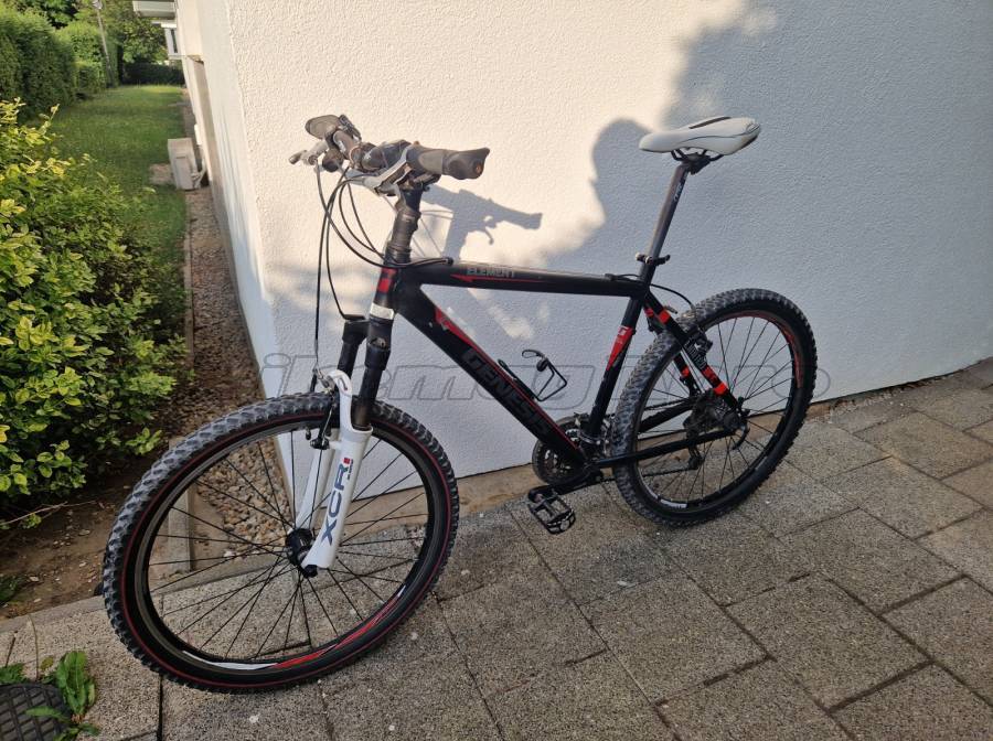 GENESIS Alu 7005 Mountain Bike 26" elöl teleszkópos Shimano Deore használt ELADÓ