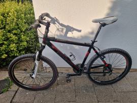 GENESIS Alu 7005 Mountain Bike 26" elöl teleszkópos Shimano Deore használt ELADÓ