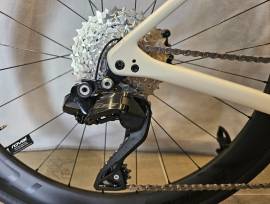 SPECIALIZED Roubaix SL8 (2024) Road bike Shimano 105 Di2 disc brake used For Sale