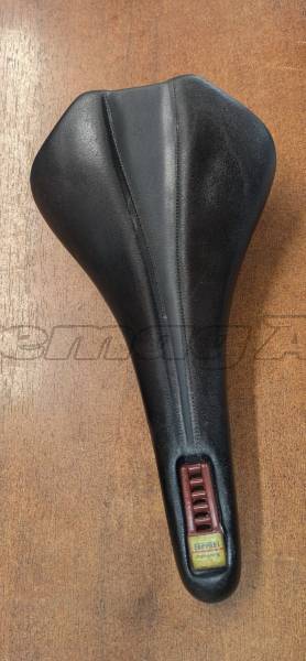 Selle Italia Novus Ferrari Edition vintage országúti nyereg! Ferrari Edition Mountain Bike Alkatrész, MTB Nyereg / Nyeregcső használt ELADÓ