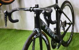 TREK MADONE 9 Di2 MAVIC COSMIC 52 SLE Road bike used For Sale